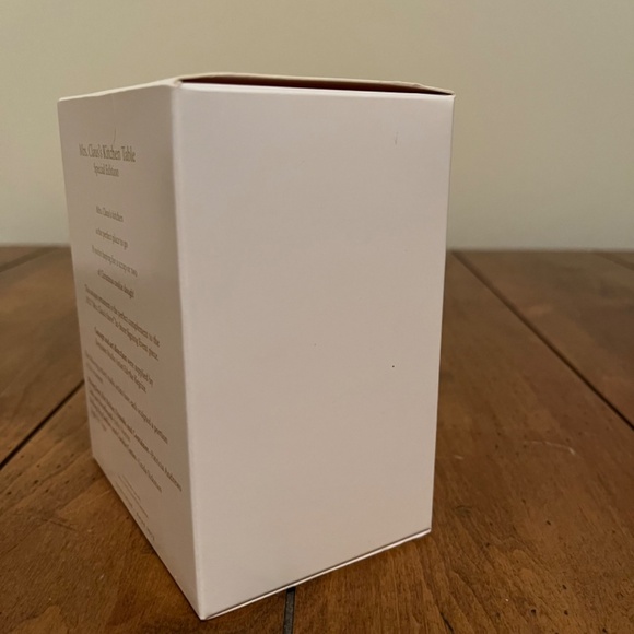 Hallmark Keepsake Mrs. Claus's Kitchen Table 2012 Limited Edition - Picture 4 of 12